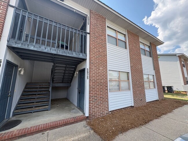Building Photo - 5925 Labonte Dr
