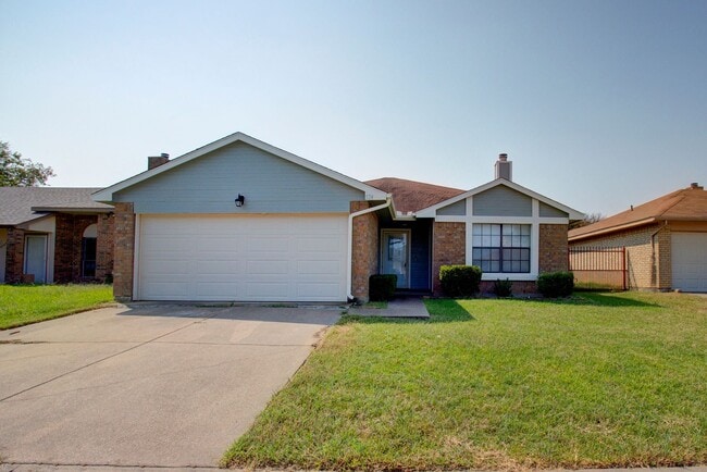 Building Photo - Available October 1st & Half Off 3rd Month... Rental