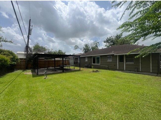 Photo - 1305 Serpentine Dr