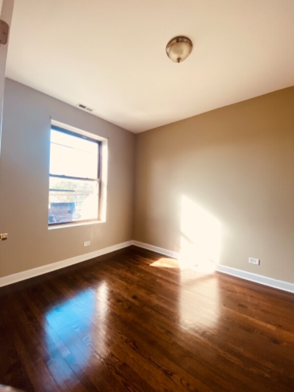 Photo - 4147 S Prairie Ave Unidad 3N