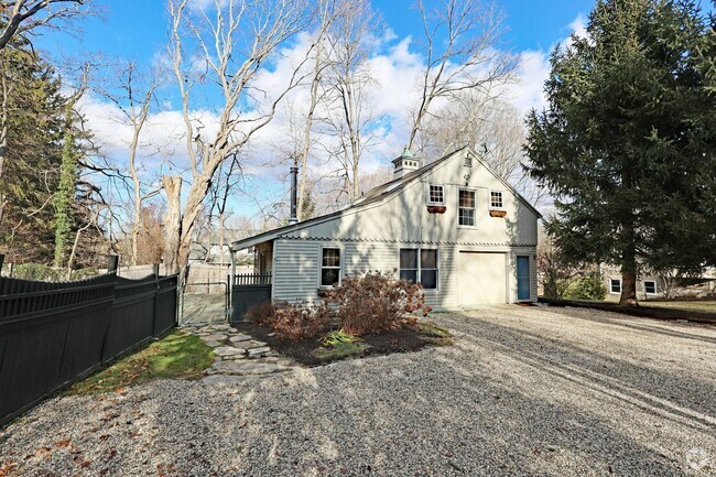 Building Photo - 15 Maple Shade Rd Rental