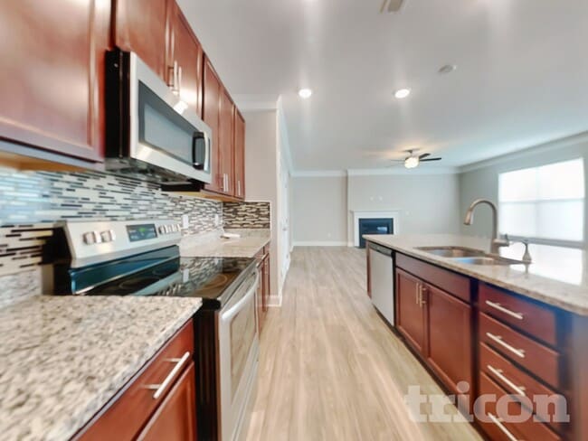 Photo - 225 Highview Dr