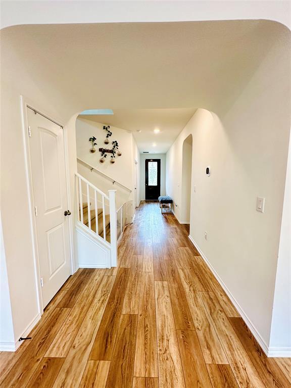 Photo - 524 Ayinger Ln