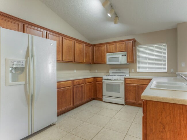Photo - 16820 Hawkridge Rd