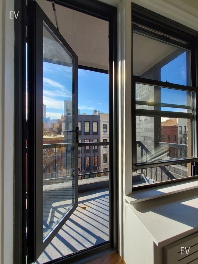 Photo - 235 W 22nd St Unit ev7S