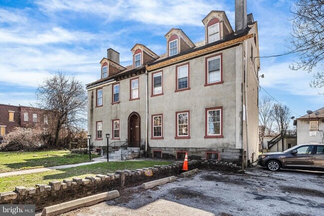 Photo - 4908 Germantown Ave Unidad 8