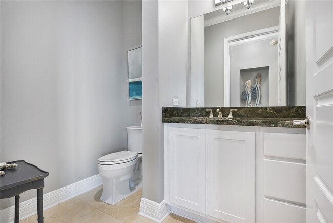 Photo - 801 E Beach Dr Unidad TW2704