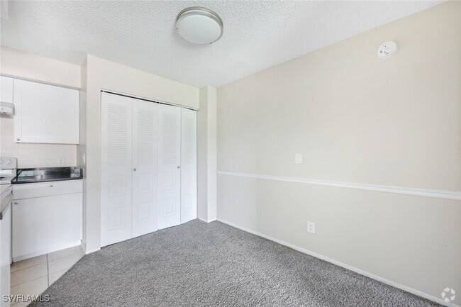 Building Photo - 5321 Summerlin Rd Unit 2110 Rental