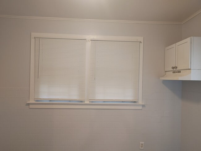 11124 S Eggleston Ave Unit 1st. Floor
