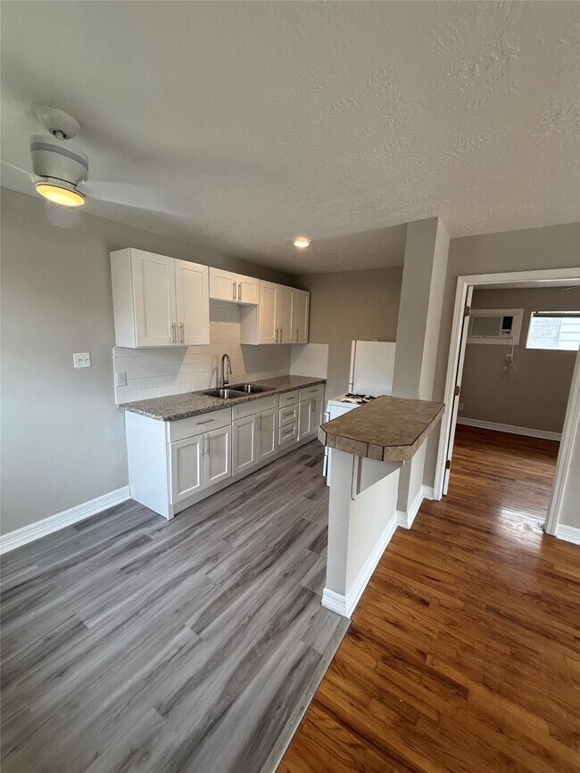 Photo - 7126 Vandeman St Unit C