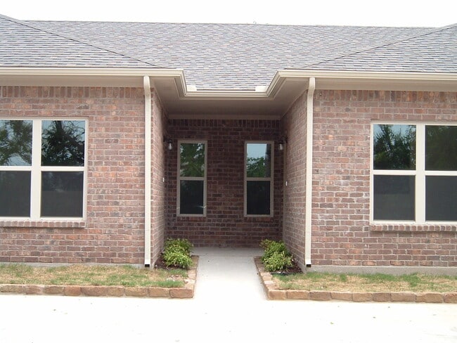 Building Photo - 224S.LINE102 Unit 1