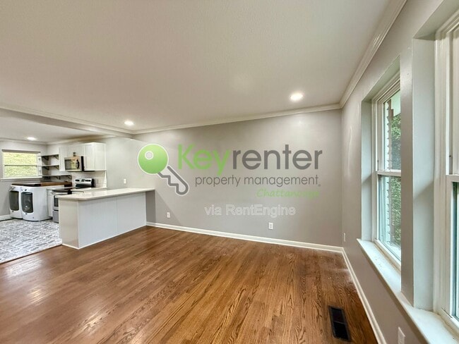 Photo - 904 Tremont St