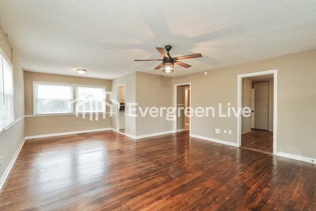 Photo - 1147 Weston St