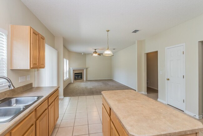 Photo - 341 W Tropical Trce