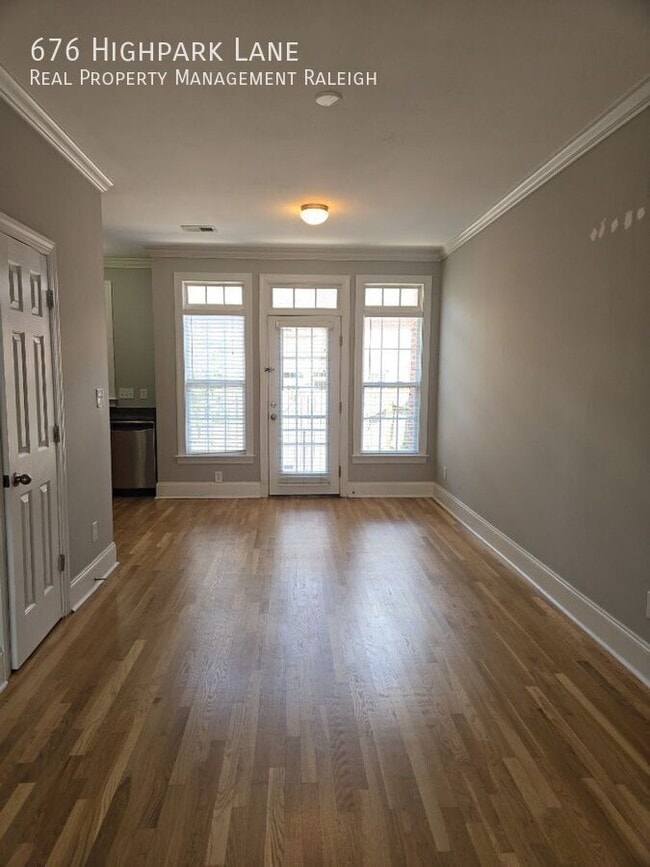 Photo - 676 Highpark Ln