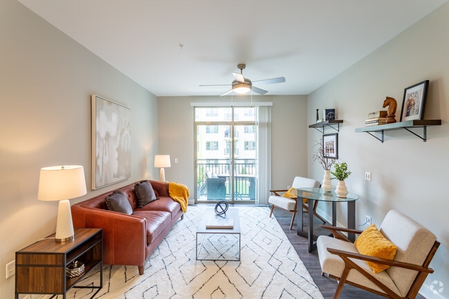 2BR,2BA,1147SF