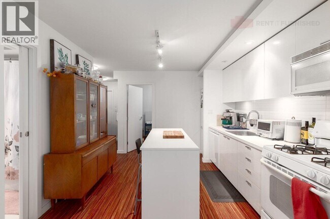 Photo - 328 E 11th Ave