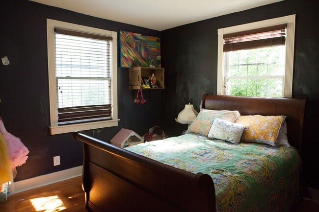 Photo - 2 Bed/ 1 Bath Cottage in East Nashville, Walking Distance to Riverside Village, Fenced Yard