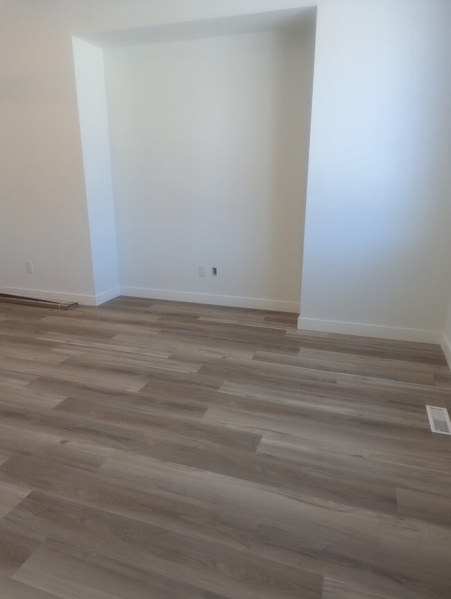 Photo - 117 Yasmin Ali Cres