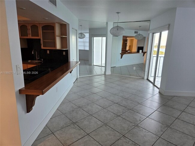 Photo - 11930 N Bayshore Dr Unidad 1006