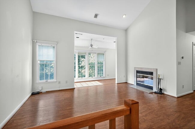 Building Photo - 2711 Summerview Way Unit 302 Rental