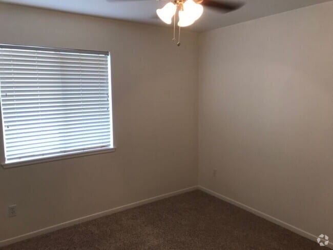 Building Photo - 11221 Campbell Ave Rental