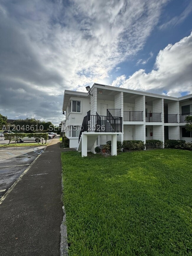 Building Photo - 680 NE 88th St Unit 2