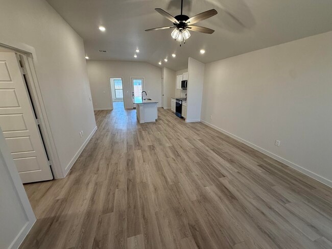 Photo - 1315 N Chicago Ave