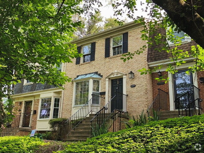Building Photo - McLean Park Haven: Serene Living in a Tran... Rental