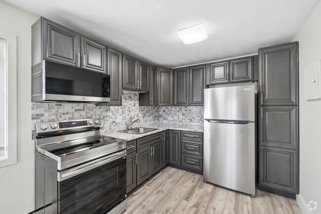 1BR, 1BA - 695SF - Kitchen