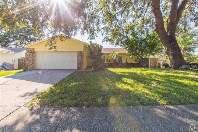 Building Photo - 1021 Breeze Dr Rental