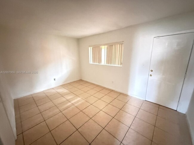 Photo - 2330 NW 11th St Unit 33