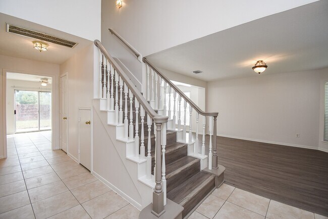 Photo - 4426 Topaz Trail Dr