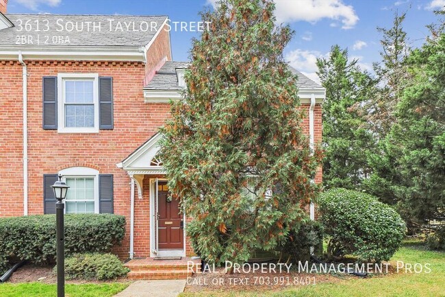 Light & Bright Fairlington End Unit- Popul... - Light & Bright Fairlington End Townhome Unit- Popul...