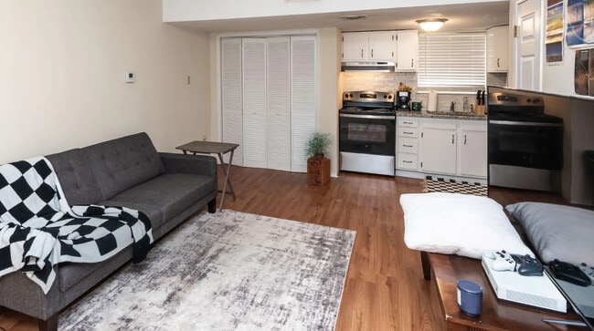 Photo - Lincoln Square Townhomes