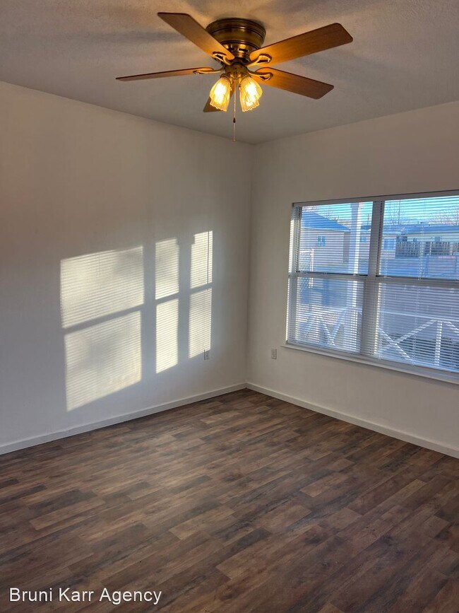 Photo - 4 br, 2 bath House - 1021 Edith Blvd. NE