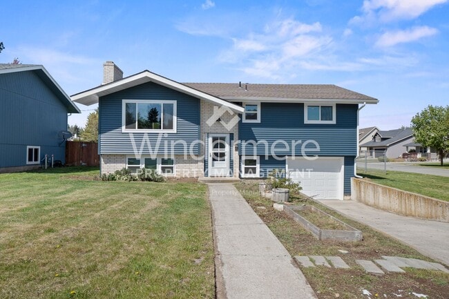 Spacious 4 bedroom 3 bath South Hill Home - Spacious 4 bedroom 3 bath South Hill Home