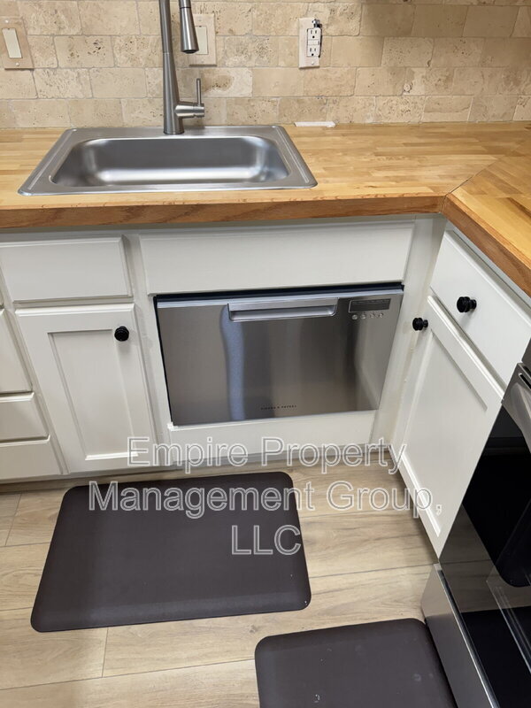 Photo - 1700 Dalloz Rd Unit APT D