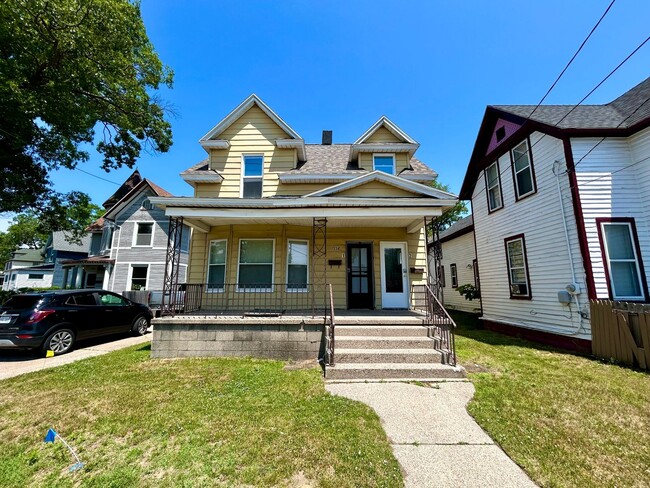 Photo - 1334 Peck St Apartment Unit #2