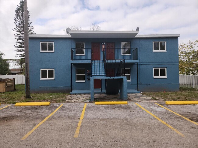 Photo - 1757 Russell St S Apartment