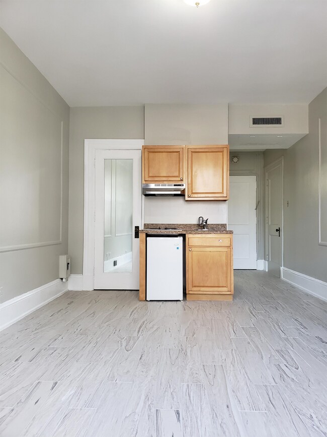 Photo - 1324 Locust St
