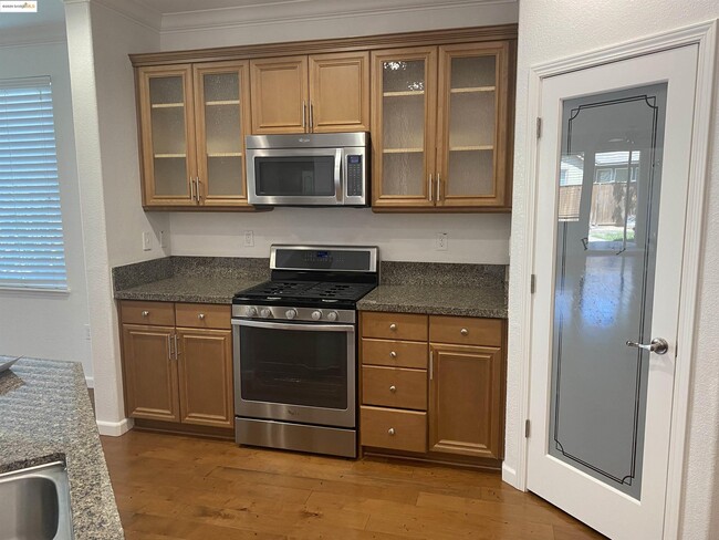 Photo - 9821 Key W Way