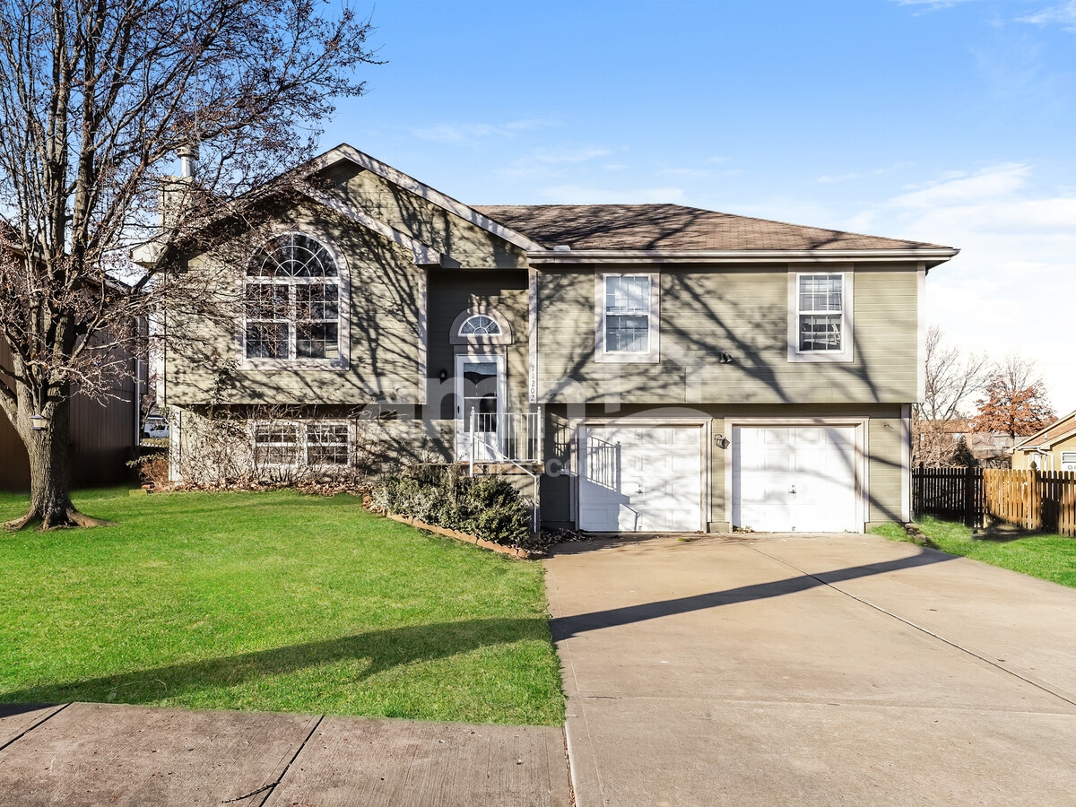 Photo - 11202 N Lewis Ave