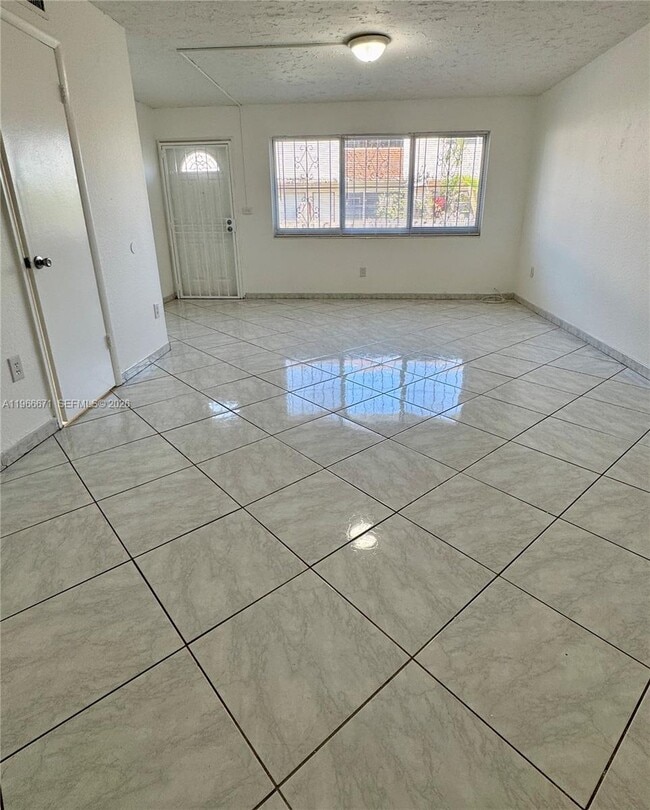 Photo - 1481 NE 150th St