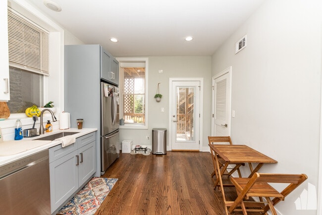 Photo - 2145 W Webster Ave Unit 2