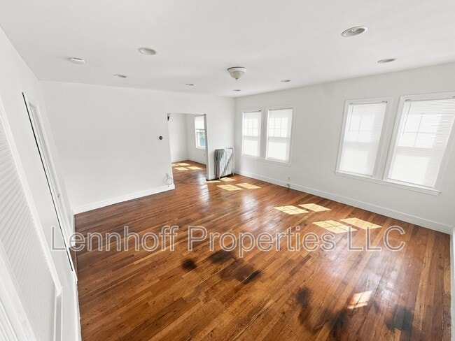 Photo - 17 1st St
