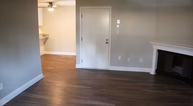 Photo - 2302 G St Unit 15