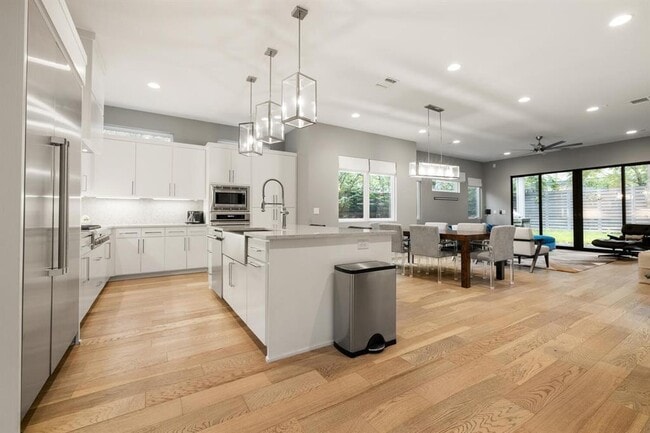 Photo - 1908 Kinney Ave