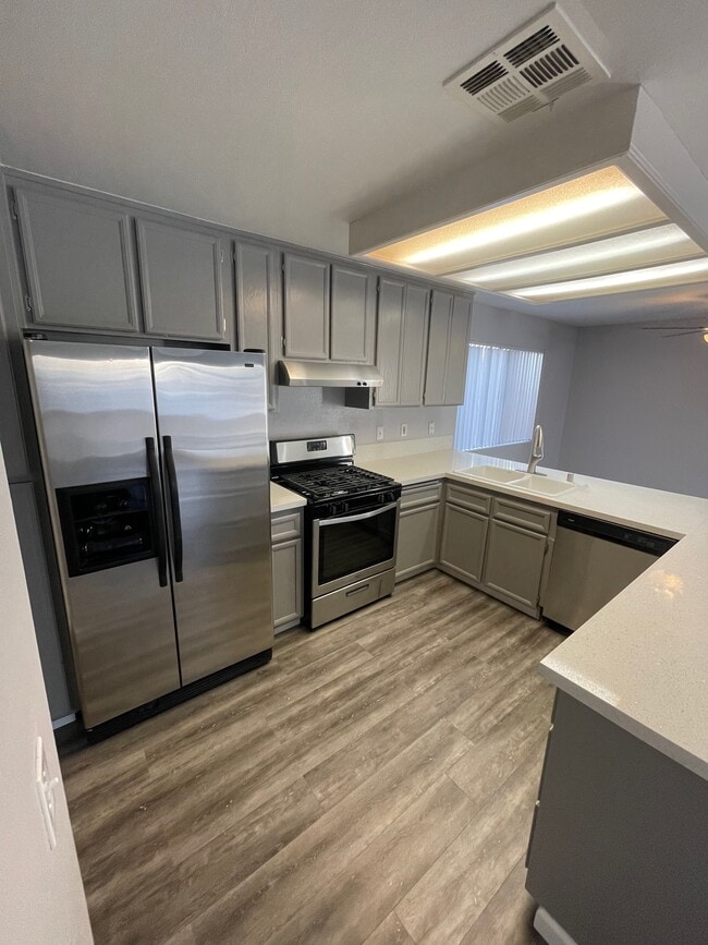 Photo - 1296 Elder Ave