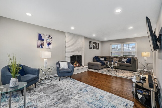 Building Photo - 3758 Cherry Hills Dr Rental